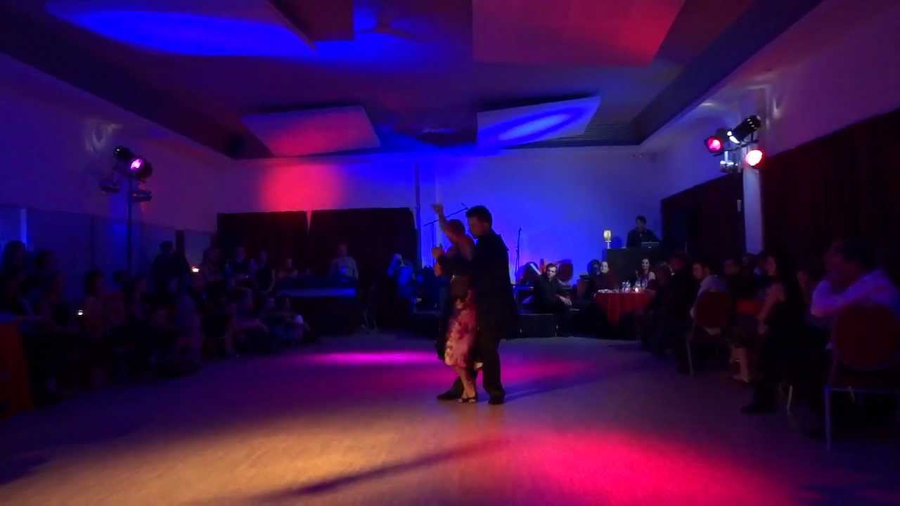 Alejandra Mantiñan y Nelson Pinto - Sentindo Tango