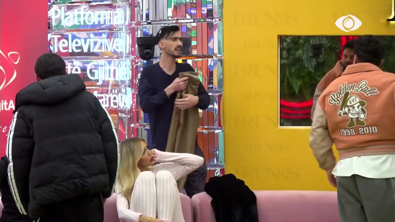 “Ik nga rrezja se do mërzitesh”/ Kristi-Stine: Të duartrokasim tani?