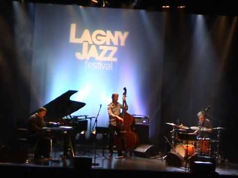 Eric LEGNINI TRIO+HUGH COLTMAN Extrait live Lagny/marne 10oct2014