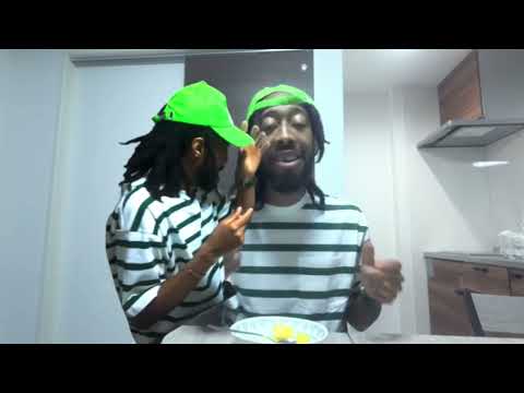 Xii 44 - cover fronting