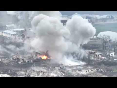 Russian TOS-1 in action in the outskirts of Bakhmut