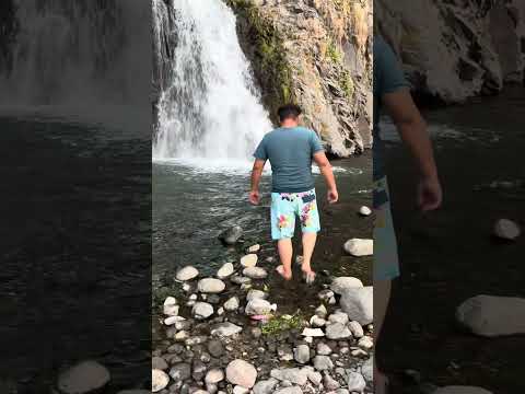 Cascada El Chorrerón, ubicada en Santa María Ostuma, departamento de La Paz, El Salvador