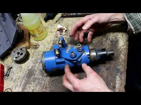 Ford 5000 Tractor Ross TRW Parker steering valve input shaft seal leak Part 1