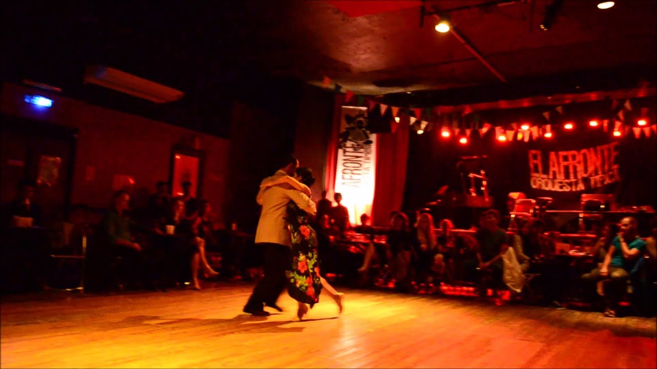 Frank Obregón y Jenny Gil bailan la Milonga Varón en Maldita MIlonga