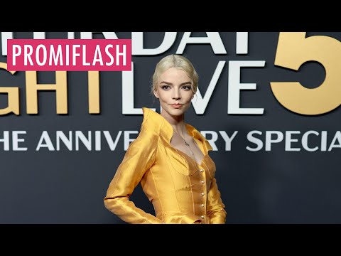 Platinblonder Bob: Anya Taylor-Joy am "Lucky"-Set gesichtet