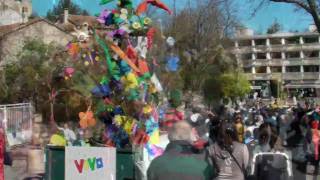 preview picture of video '2-3 Carnaval Enfants Provence Greoux Défilé Village'