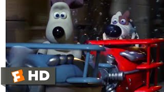 Wallace & Gromit: The Curse of the Were-Rabbit (2005) - Dogfight Scene (9/10) | Movieclips