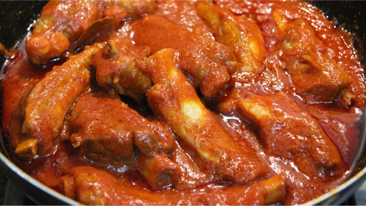 Watch Now Costine di maiale al sugo Costine di maiale al sugo