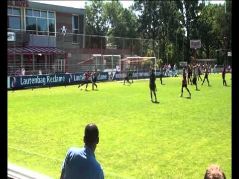 Achilles B1 naar 2e divisie.avi