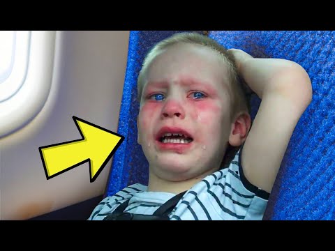 Boy Makes Strange Hand Sign on Plane – When Stewardess Realizes Why, She Calls 911