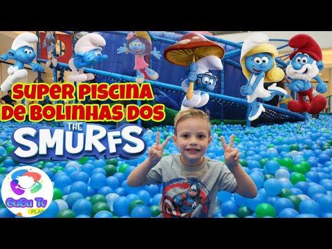 Gugu TV na Super Piscina de Bolinhas dos Smurfs no Shopping || Brinquedo de bolinhas dos SMURFS