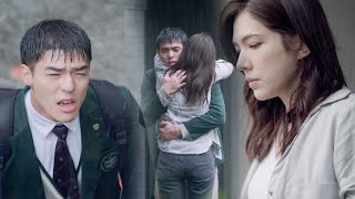 Download lagu เธอจากไปอย่างเสียใจ ซีอีอยืนกลางสายฝนหน้าบ้านอ้อนวอนให้เธอกลับมา mp3