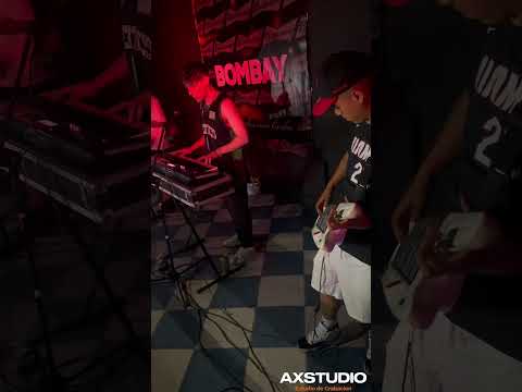 Noche de show con la banda parana entre Ríos cumbion de barrio