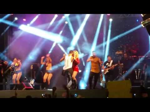 São João do Vale 2016 :: Joelma e fã dançam agarrados em Show - TÔ CARENTE :: Ao Vivo em Petrolina