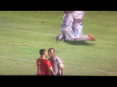 OSASCO: goleiro e zagueiro do Audax numa encarada tipo MMA