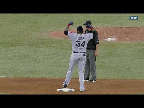 BOS@TOR: Papi limpia las bases y le da la ventaja a los Sox