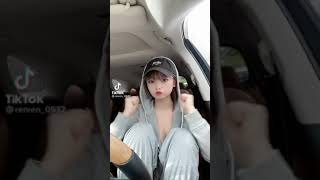 タレ乳の乳揺れ