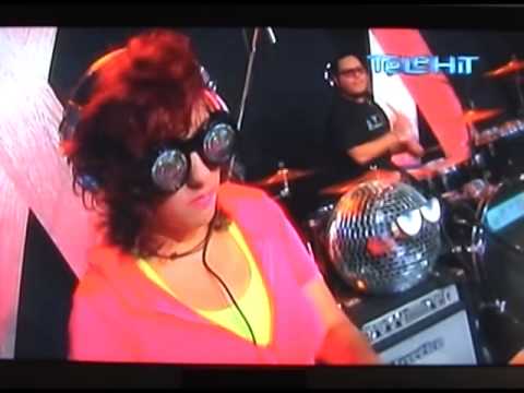 ANTENA ARTIFICIAL Volar a un mejor mañana en TELEHIT