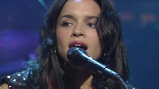 Norah Jones - &quot;Come Away With Me&quot; [Live from Austin, TX]