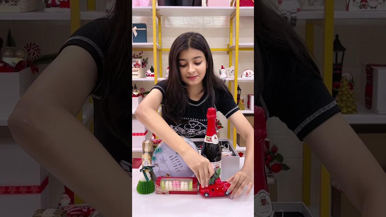 🎄 Premium Christmas Gift Hamper 2024 | Unboxing the Perfect Holiday Gift! 🎁✨