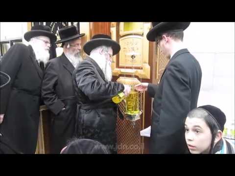 Nadvorna Yerushalayim Rebbe Commemorating His Father's Yortzeit - Adar 5776