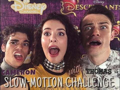 Who WINS the SLOW-MO Challenge? CAMERON vs THOMAS from Descendants!!