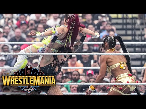 Bianca Belair Still Dealing With Broken Finger She Suffered At WrestleMania 41