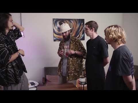 Voir la vidéo AI Stooge - Pavel Bach