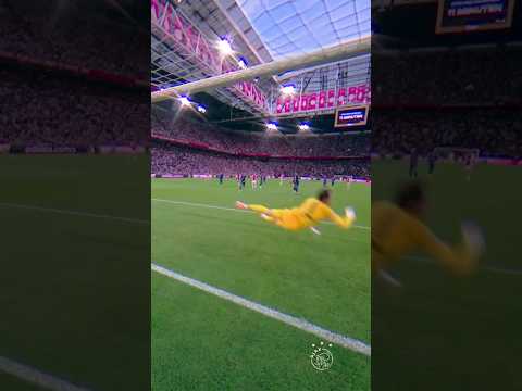 Best debut goal for Ajax EVER? Jakov Medić! 👏