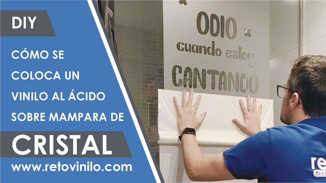 ¿Cómo se coloca un vinilo ácido en una mampara de cristal