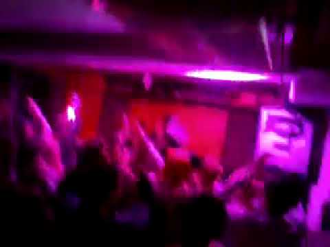 DJ Omar (Double 99/R.I.P Productions) plays "RipGroove"@ Kennedys, January 2011 Dublin 🇮🇪