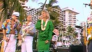 Belinda Carlisle &amp; The Beach Boys - Wouldn&#39;t It Be Nice + Band of Gold (High Quality)