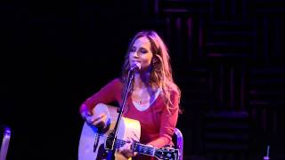 Chely Wright - Performing "It Was"