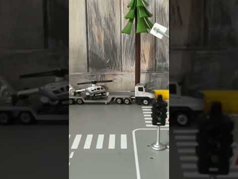 Feuer auf der Wache Polizei brennt Feuerwehr rückt an Notarzt Krankenwagen Siku Spielzeugautos LKW