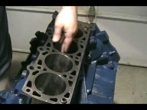 1998 Ford F150 Triton 5.4 - Installing The Pistons
