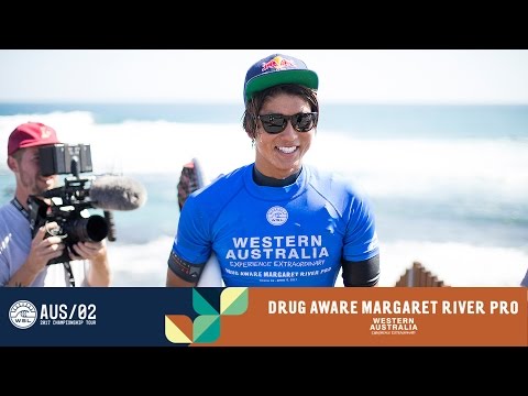 Kanoa Igarashi Eliminates Mick Fanning in Round Two - Drug Aware Margaret River Pro 2017