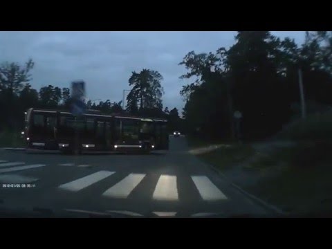 Nästan krock med SL buss