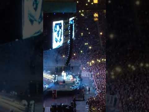 Ed Sheeran & Missy Higgins - Perfect - Live at Brisbane