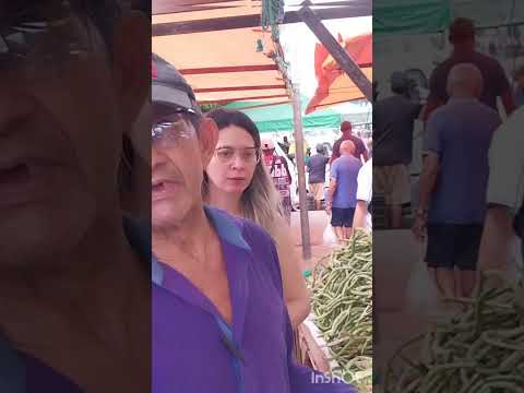 A feira livre de Santa Catarina na zona norte de Natal RN...