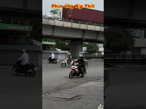 Trời ơi người phụ nữ tay lái quá cứng phản ứng kịp thời bà con ơi #shorts