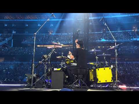 Who Said Lars doesn't Double Bass anymore :p