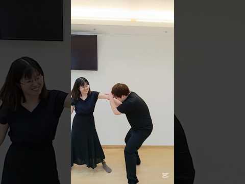 実戦的な護身術！首を引っ張られ連れていかれそうになったら‼️ #女性向け #女性護身術 #護身術 #護身