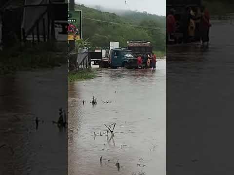 enchente Br 330 Jequié Bahia