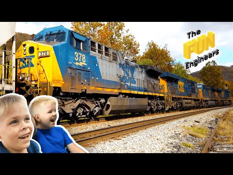 Massive CSX 4 locomotive freight train! We were Amtrak railfanning and BOOM! A CSX engine appears!