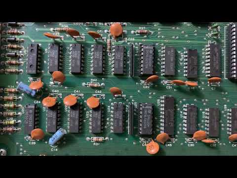 World of Commodore 2022 - Commodore 64 Circuit Board Extreme Closeup View! 250407 - Episode 1198