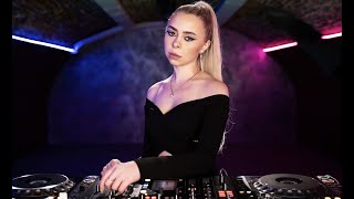 Download lagu BELLA KRI - live set 2023 / Melodic techno & Progressive House Mix mp3