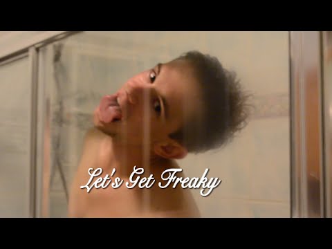 SEXY SHOWER TIME