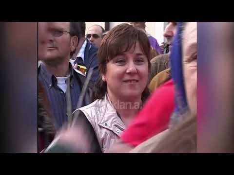 Arbëreshët festojnë pashkët nën ritmin e muzikës dhe valleve shqiptare - (21 Prill 2006)