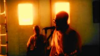 Music video thumbnail preview for eastern youth - 世界は割れ響く耳鳴りのようだ by eastern youth