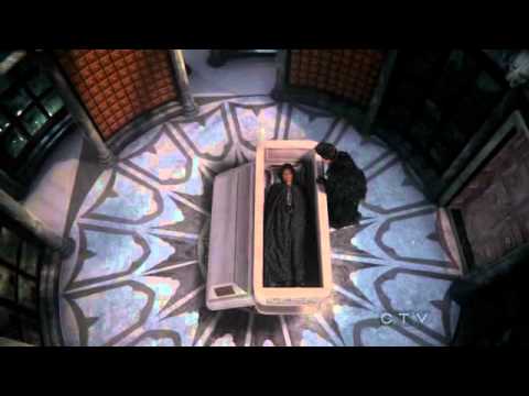 Once Upon A Time 2x09 "Queen of Hearts" Queen Regina says goodbye to her mother Cora